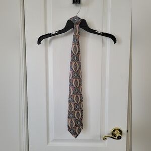 Christian Dior CD1 100% Silk Tie Designer Burgundy Green Pattern Luxury Necktie